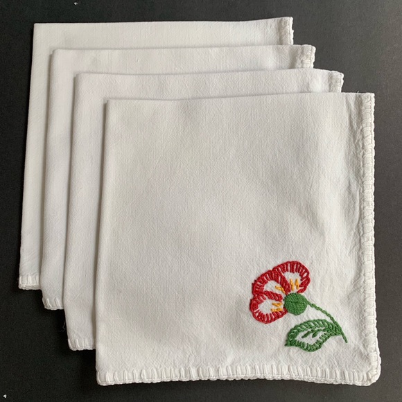 4 Vintage 1940s Flour Sack Embroidered Napkins - Picture 1 of 7